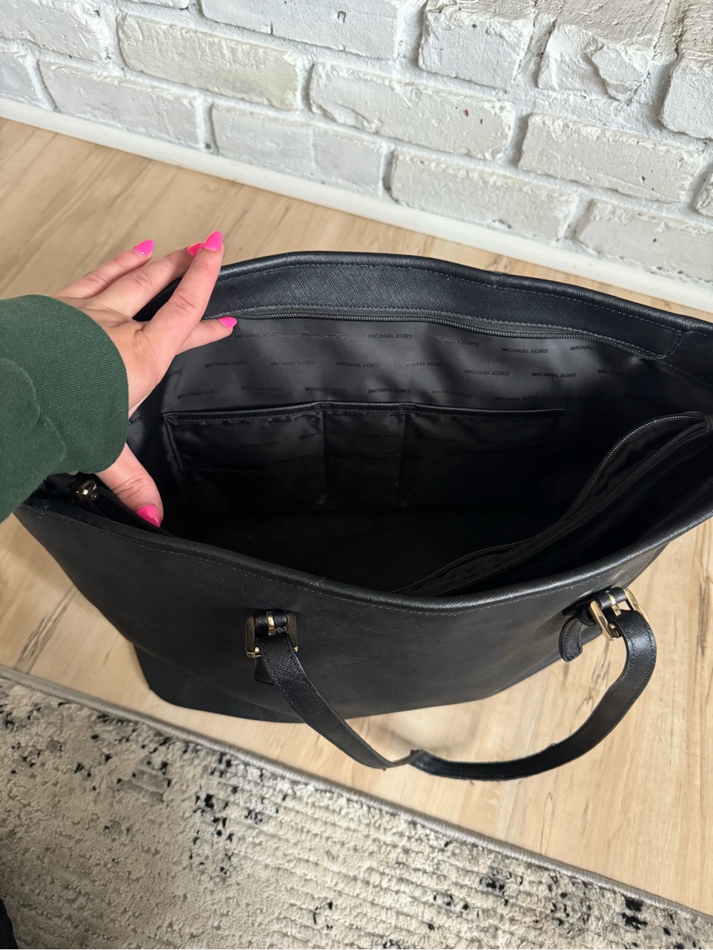 MK handbag - Picture 7 of 7